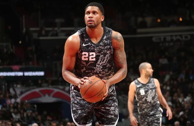 他在庆祝时 他在庆祝时