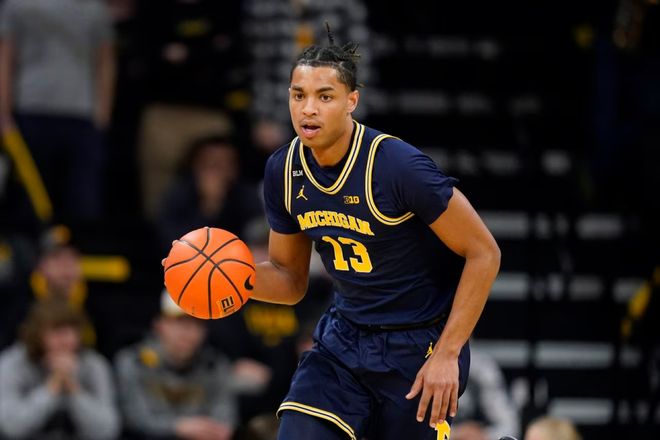 2024社会实录：解析“网贷”与“线上赌博”交织下的新型债务危机结构。（2024社会观察：网贷与线上赌博交织下的债务危机新格局解析）